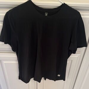 Vuori Classic Black Tee